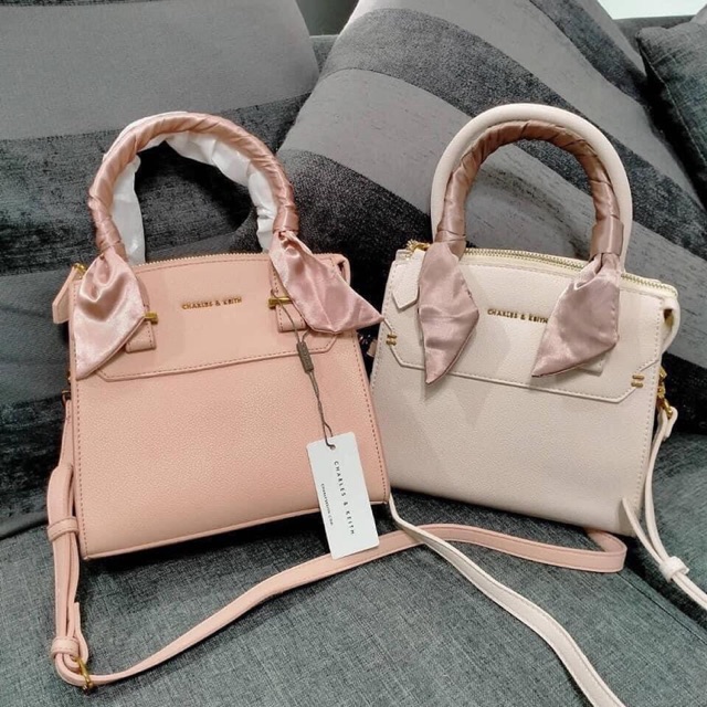 🌈Charles&keith กระเป๋าสะพายข้าง+ถือ น่ารัก🌸