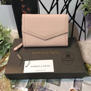 Charles &amp; Keith Envelope Wallet (outlet) สีชมพูอ่อน