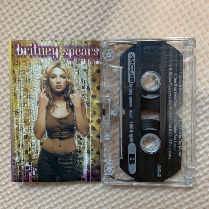 เทปเพลง Britney Spears Oops!! I did it again มือสอง