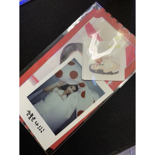 ตั๋วโพลาลอยด์ของแถมแท่งไฟ IU