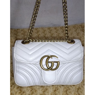 กระเป๋าสะพาย GG GUCCI อะไหล่เงาสวยๆเลยค่ะขนาด7*9 แถมจัดส่งฟรีค่ะ