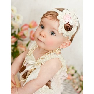 สายคาดแต่งกุหลาบตูม 3 ดอกพร้อมระบายลูกไม้สวยหวาน