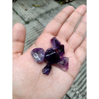 Amethyst 💜#หินขัดมัน ขนาดประมาณ 10-20 mm น้ำหนัก 20 g อัญมณีสีม่วง หินธรรมชาติ