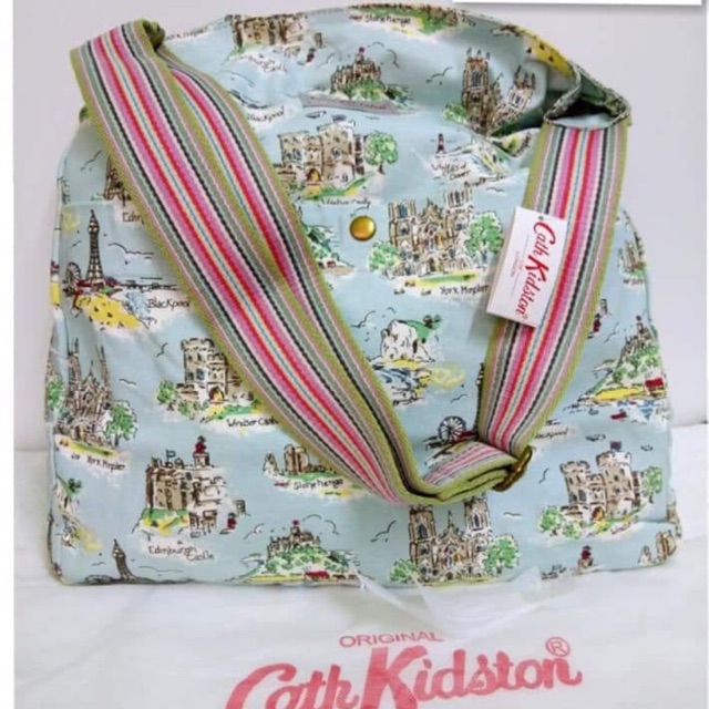 โค้ดส่วนลด 100฿ NEWJIAI [Cath Kidston]กระเป๋าผ้าคอตตอน สะพายข้าง สีฟ้า แบรนด์แท้จากญี่ปุ่น ของใหม่ ป้ายห้อยในถุงผ้า