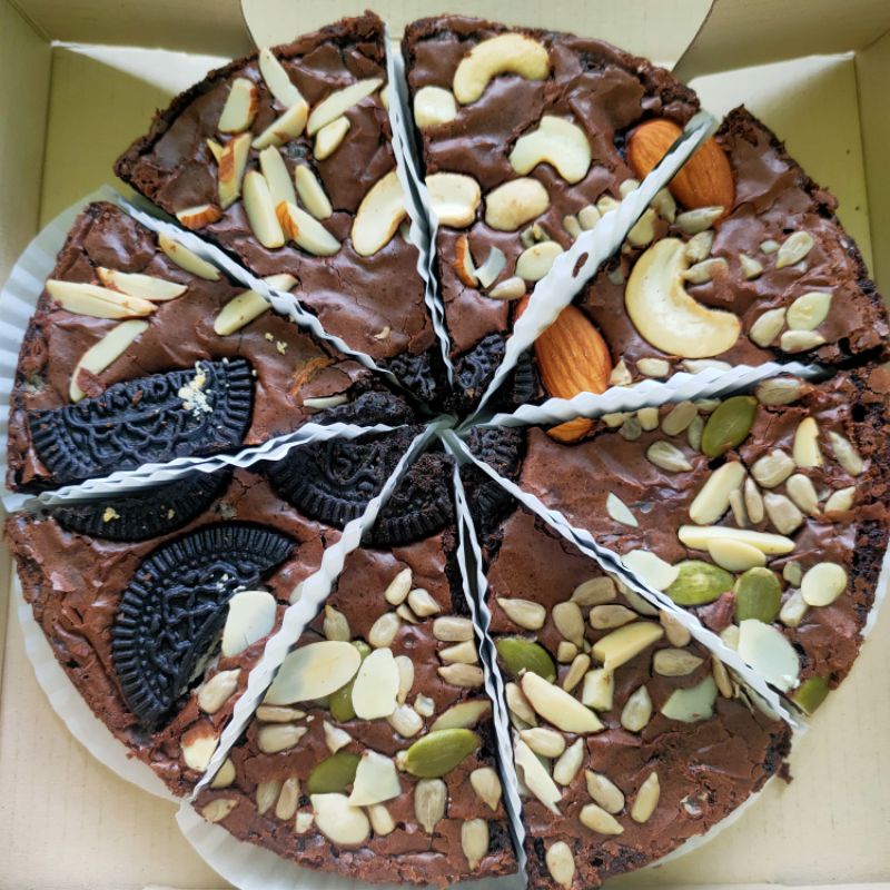 ฟัดจ์บราวนี่:Brownie ขนาด 1 ปอนด์ตัด 8 ชิ้น 129 บาท เท่านั้น