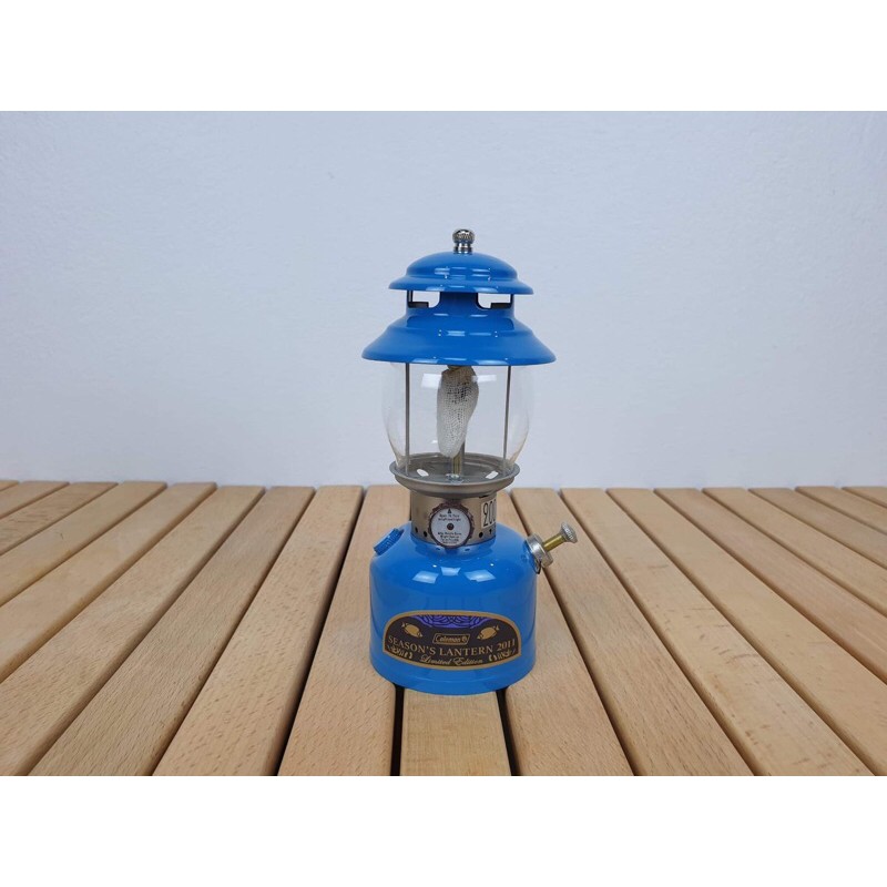 📌 Coleman Season’s Lantern mini 2011 LED 1/2 📌ใส่ถ่านaaa2ก้อน โป๊ะแก้ว ตัวถังเหล็ก สูบดึงได้