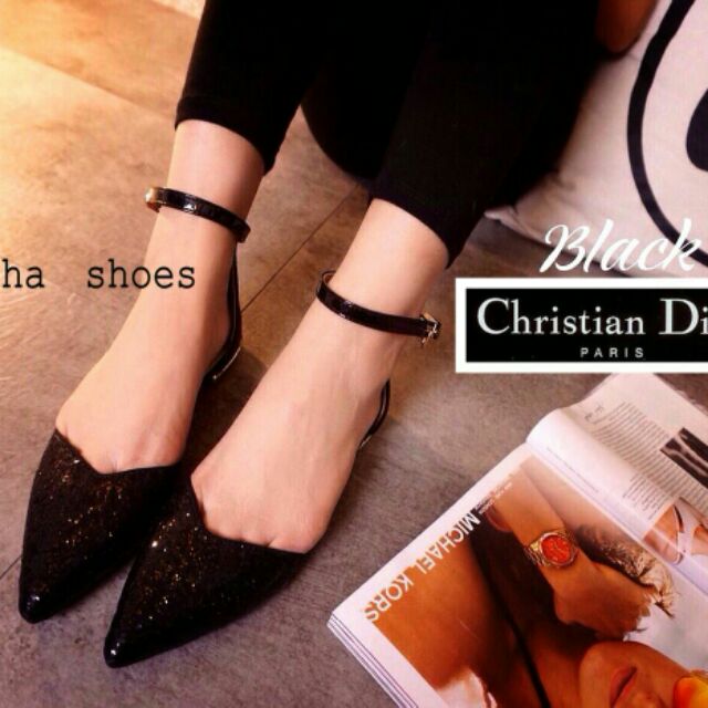 󾬏 Christian Dior 󾬏รองเท้าคัชชูหัวแหลมส้นเตี้ย Christian Dior หนังกากเพชร