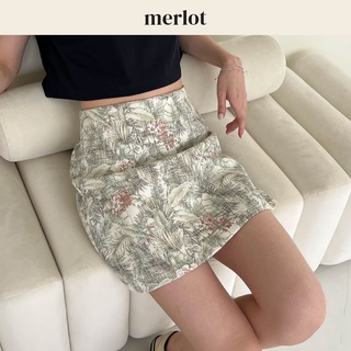 Merlot - Floral Skirt (กระโปรงสั้น ทรงกระบอก ลายดอกไม้ ผ้า tweed) พร้อมส่ง