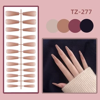 เล็บปลอม หลายสี เนิื้อเงาวาว 24 ชิ้น