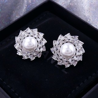 Miss Earring ต่างหูเพชรแต่งไข่มุก Pearl spiral