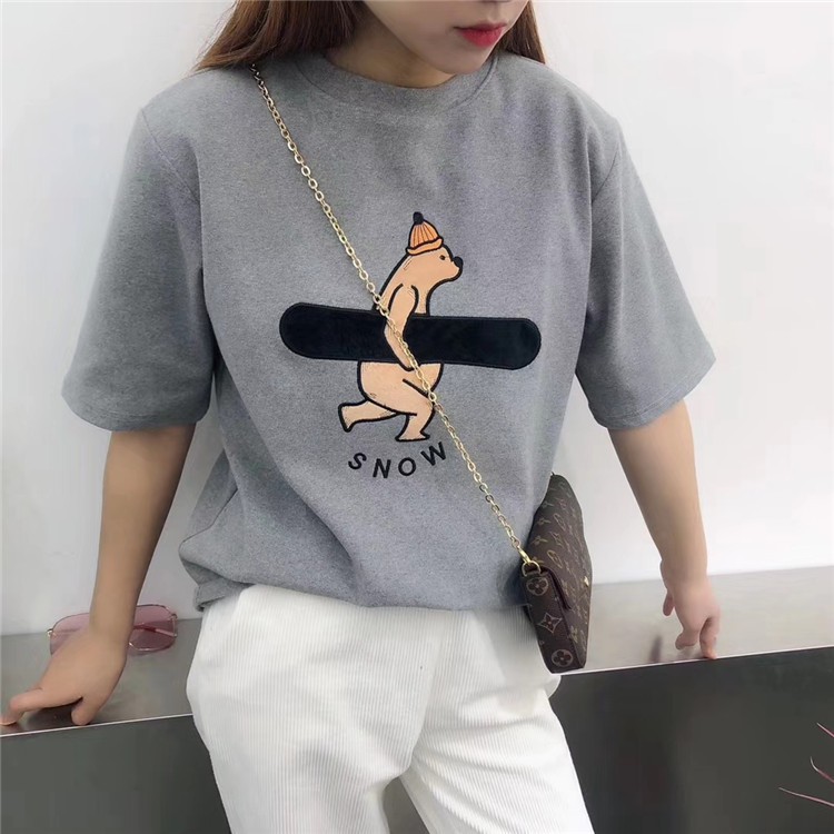 LGfashion 🍑เสื้อยืดลายหมีถือสเก็ตบอร์ด แบบว่าจ๊าบอ่ะครับน้องๆ มี 5 สีโทนเด็กแนวเลยน้าา