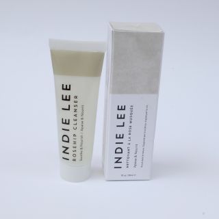 - พร้อมส่ง - INDIE LEE Rosehip Cleanser ขนาดพกพา 30 ml.