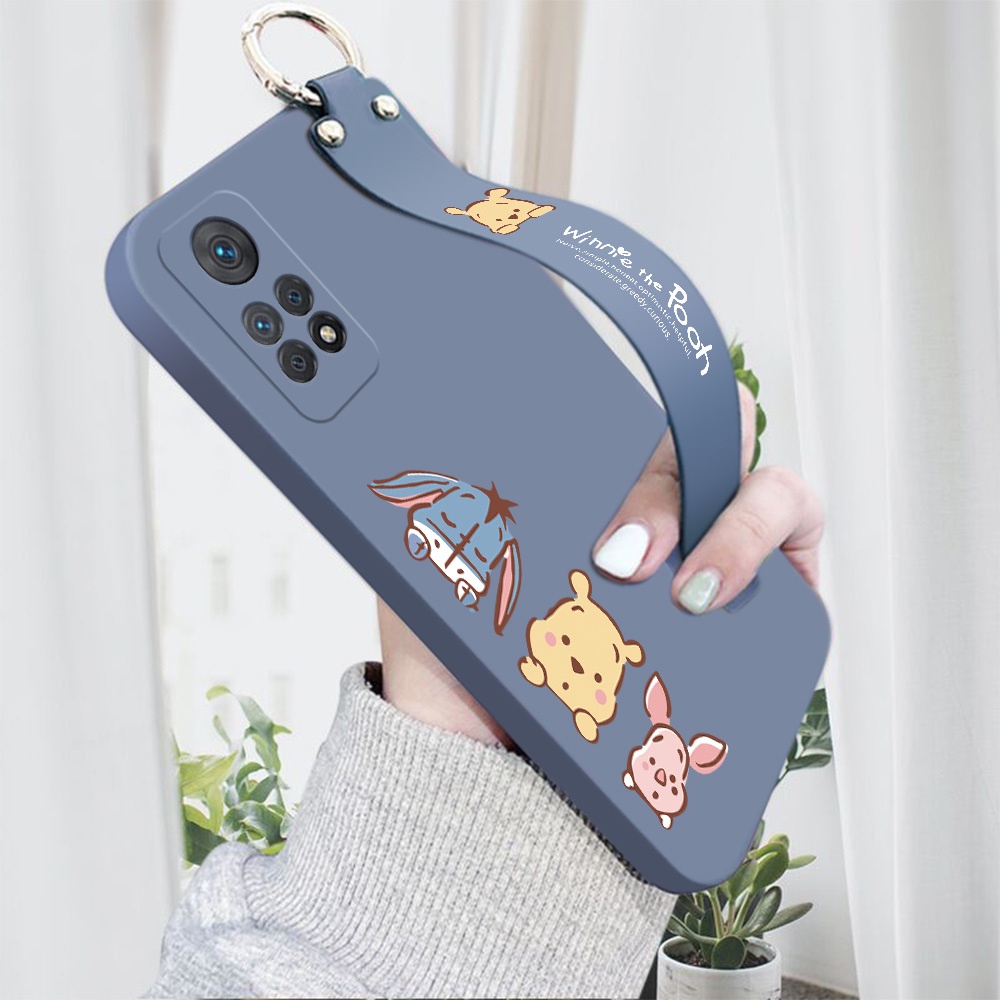 สําหรับ Xiaomi Redmi Note 11 Pro 4G 5G Note 11 11S (ขาตั้งสายรัดข้อมือ) เคสโทรศัพท์มือถือ ซิลิโคนเหลว ขอบสี่เหลี่ยม ลายการ์ตูนหมีพูห์