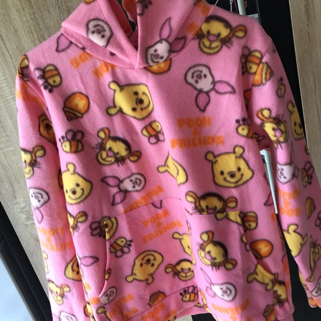 เสื้อกันหนาวลาย Pooh