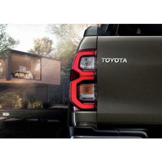 logo TOYOTA ใส่ toyota hilux revo ชุปโครเมี่ยม 1 ชิ้น โลโก้ TOYOTA chrome (ตัวแพง ชุปอย่างดี) ของไทยไม่ใช่ของจีน