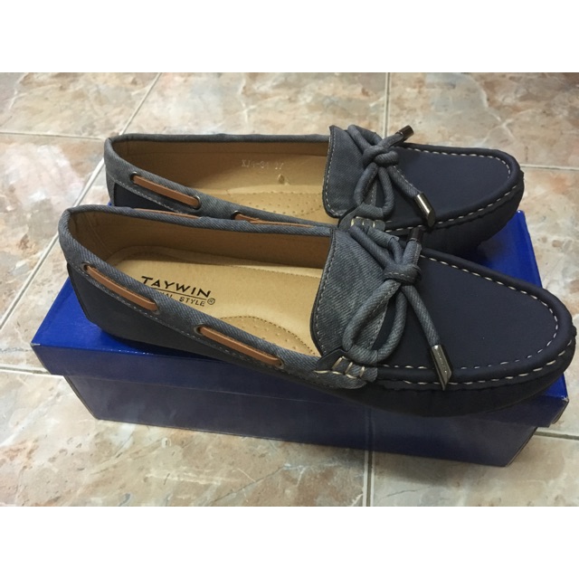 รองเท้าหุ้มส้น Taywin