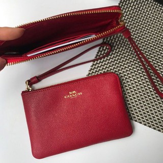 🎀 คล้องมือ 1S สีแดง 1S Coach F58032 Corner Zip Wristlet In Crossgrain Leather