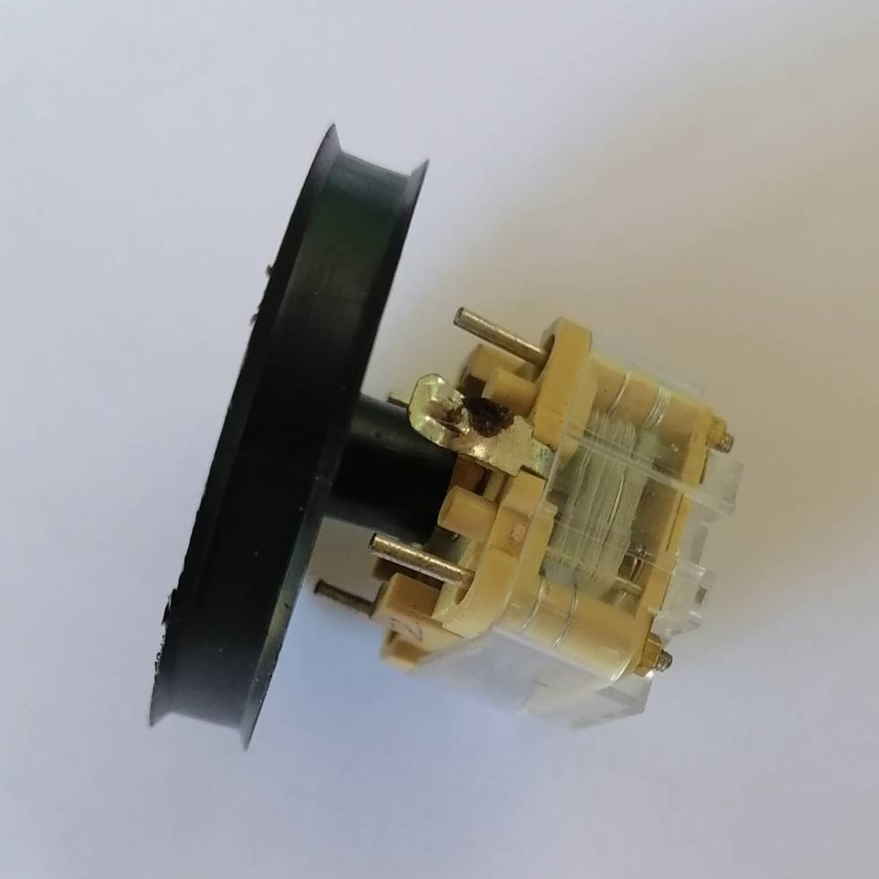 กรงหราวิทยุ ธานินทร์ แท้