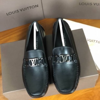 รองเท้าLouis vuitton สินค้าเกรดHiend งาน1:1 หนังแท้ งานสลับแท้ เอกสารครบ