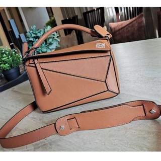 M: CROSSBODY BAG GIFT WITH PURCHASE GWP