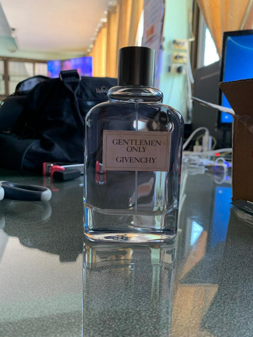 Givenchy gentlemen only casual chic 100ml | Shopee Thailand