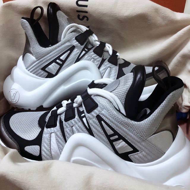 Sale!!!!!! รองเท้า louis vuitton Archlight