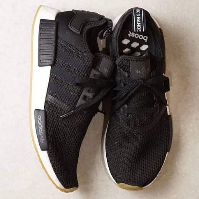 New Adidas💥NMD​ R1💥 ดำ​ พื้นgum​ มือ1ของแท้​💯 พร้อมส่ง ว่าง size เดียว 10uk/44.5/28cm