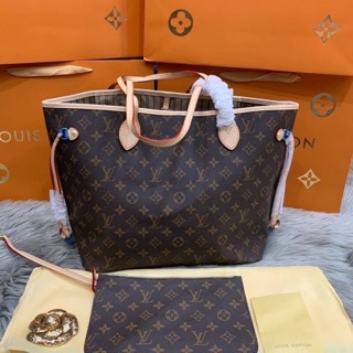 กระเป๋าโท้ท หลุยส์ วิทตอง Louis Vuitton Neverfull Monogram Canvas - Handbags