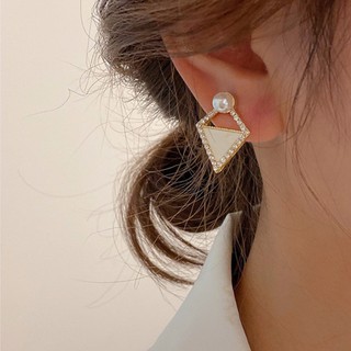 Faux Pearl &amp; Rhinestone Decor Stud Earrings ต่างหูไข่มุก