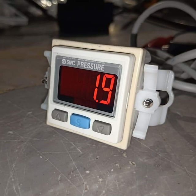 Pressure Switch SMC ISE-30A C4H-N  มือสอง