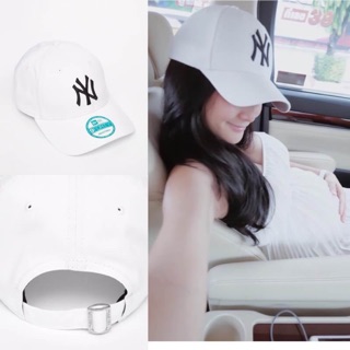 หมวกสีขาวมาแล้วนะค้า 👏🏻 สีขายดีที่สุด New Era New York Yankees แบบ คุณกระแต เลยคร่า🙆🏻