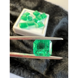 Australian origin columbian Lab created Emeralds 4 carats 9x10mm