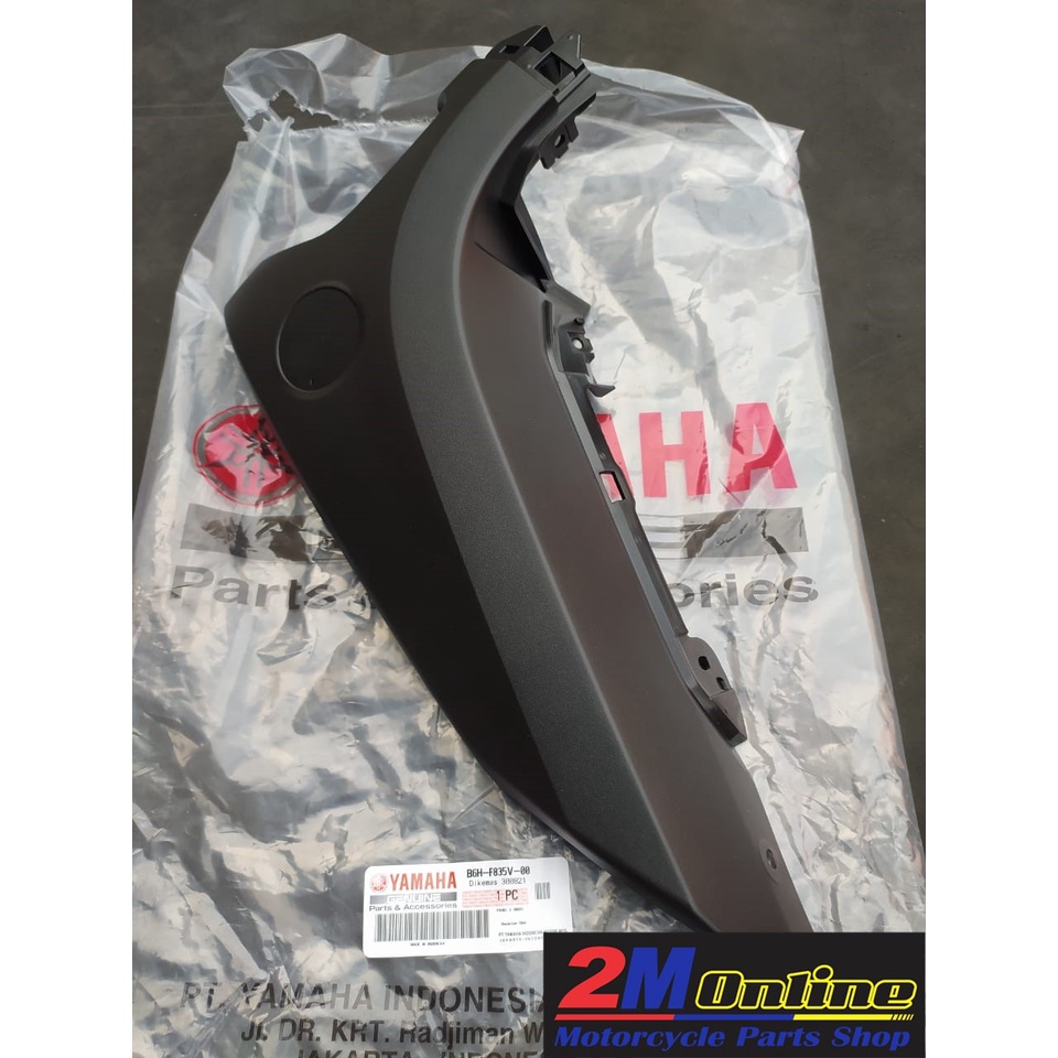 B6H-F835V-00 แผง 2 ไฟเลี้ยวด้านบนใหม่ NMAX 2020 ขวาสีดํา Original YGP