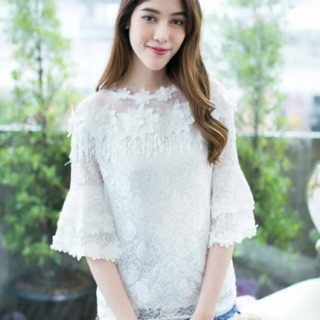 เสื้อลูกไม้ สวยหรูดูไฮโซ