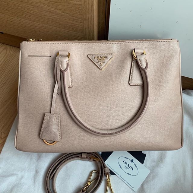 Prada saffiano 30