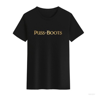 เสื้อยืดสีขาวเสื้อยืดคอกลม พิมพ์ลายโลโก้ Puss In Boots สีดํา สีขาว สําหรับผู้ชาย และผู้หญิงS-5XL