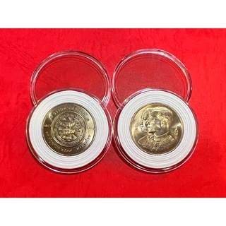 เหรียญ 10 บาท 60 ปี มหาวิทยาลัยธรรมศาสตร์ ปี 2537 สภาพไม่ผ่านการใช้งาน (ราคาต่อ 1 เหรียญ พร้อมใส่ตลับอย่างดี)
