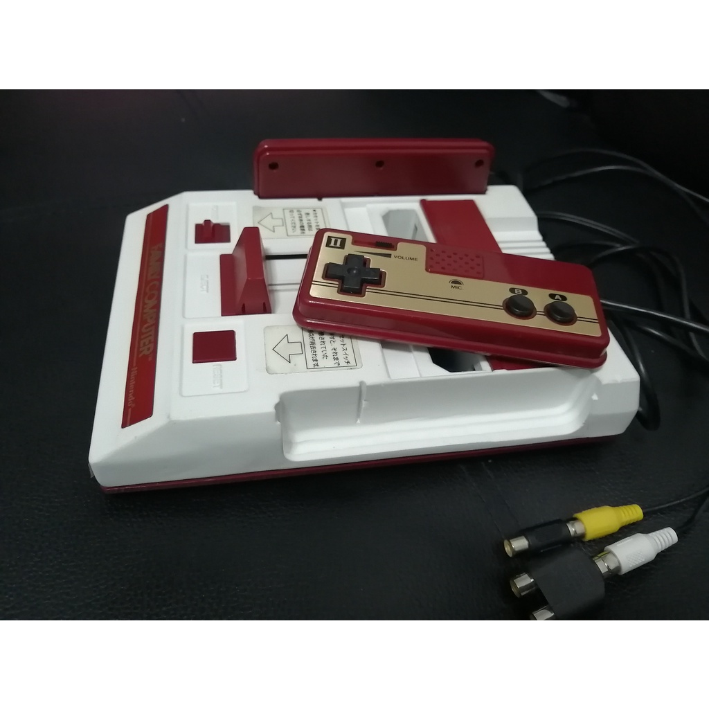 ชุดแปลง AV สำหรับเครื่อง Famicom Family บัดกรี3จุด ไม่เจาะเครื่อง ไม่แนะนำต่อใช้กับจอแก้ว