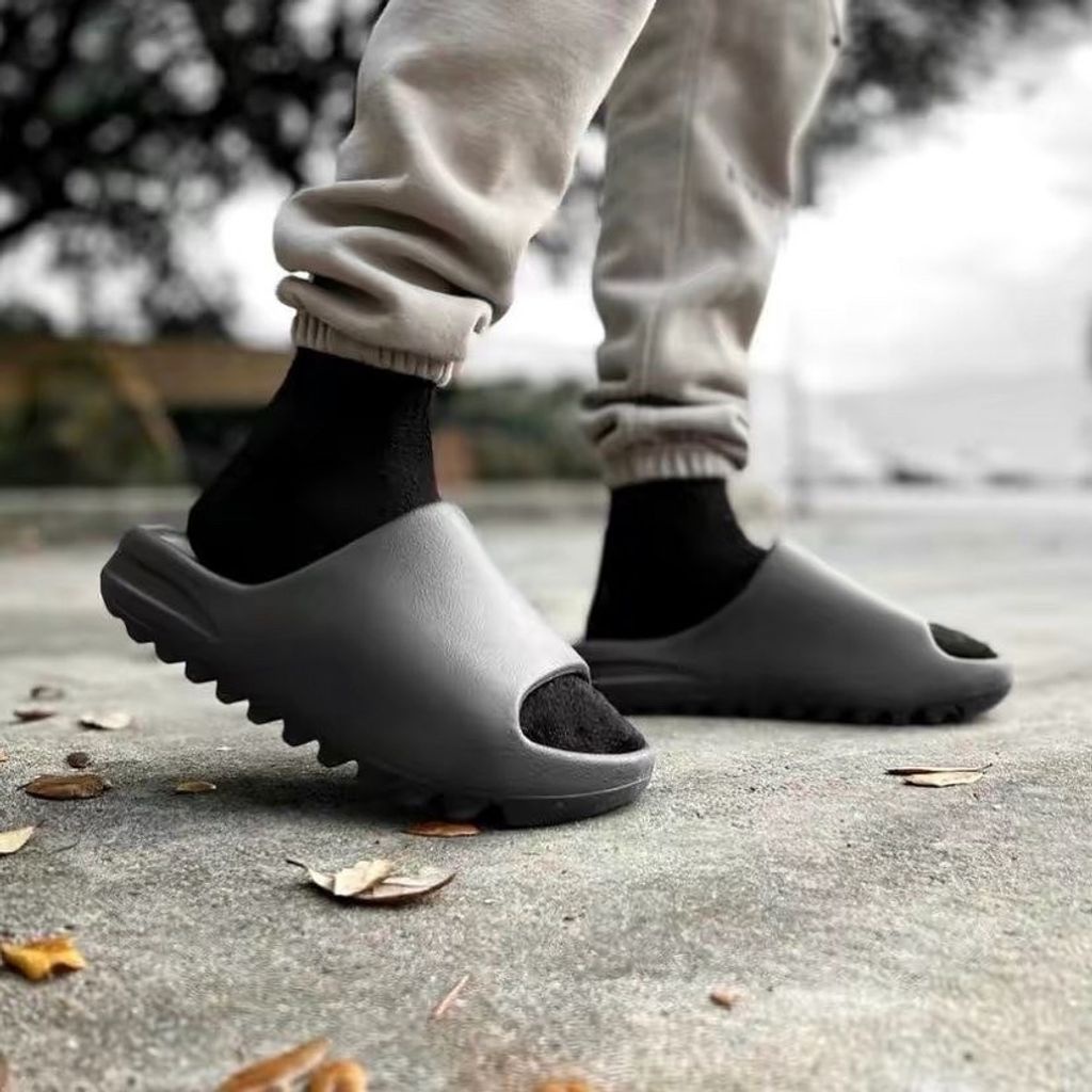 ストレッチドビー YEEZY SLIDE ONYX【26.5cm】 | maximise.mu