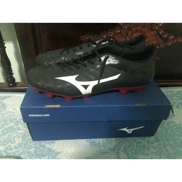 mizuno rebula v4 Cinosural International School