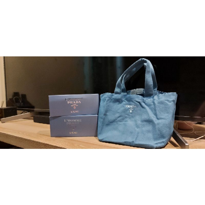 กระเป๋าผ้า Prada Perfume