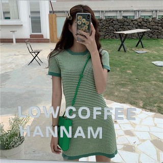 มินิเดรส Greenie Dress -สินค้านำเข้า พร้อมส่ง-  มินิเดรสไหมพรมโทนสีสวยสบายตา