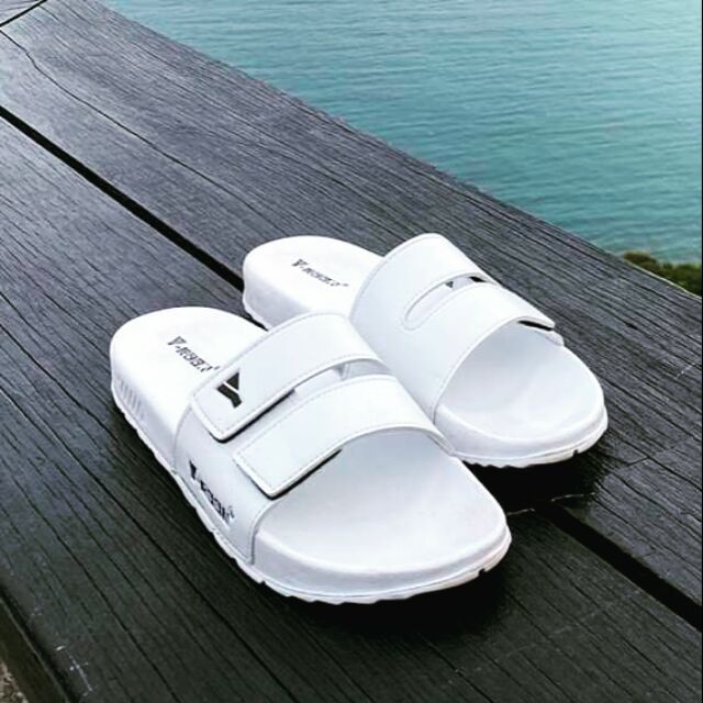 รองเท้าแตะผู้ชาย  Y-roon