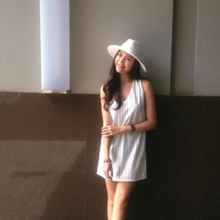 สุ่มสีนะคะ V Dress มีสี ดำ กรม ขาว                                                       .