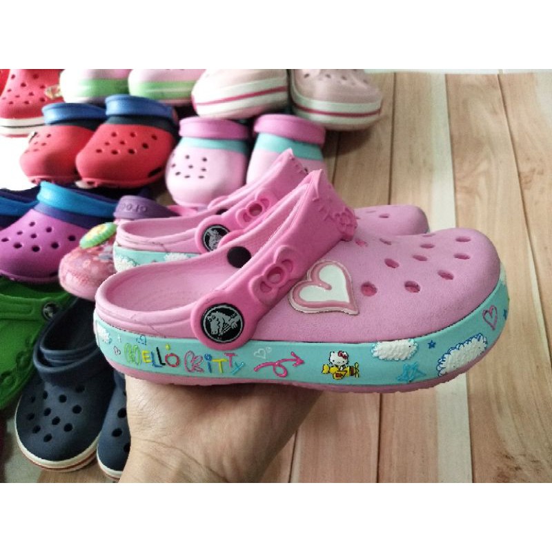 รองเท้าเด็กมือสอง crocs
