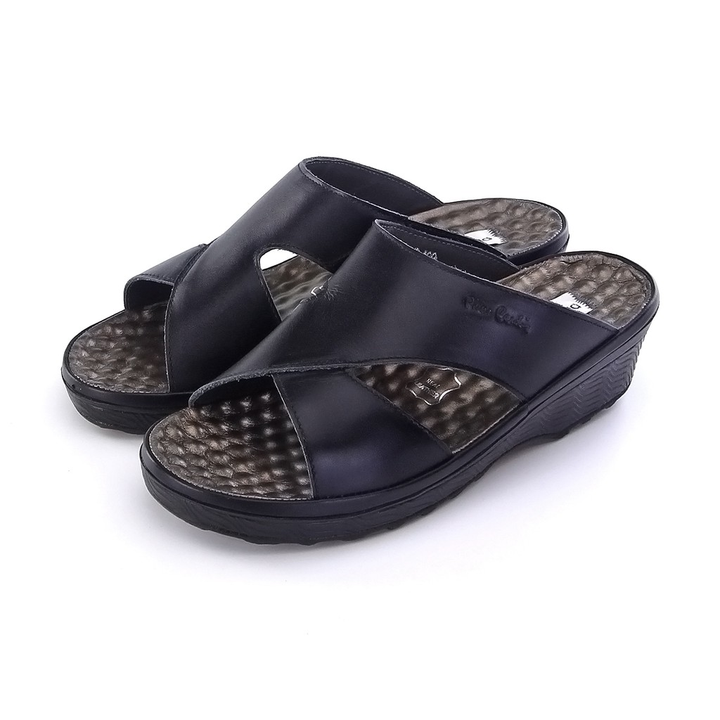 Pierre Cardin รองเท้าแตะผู้หญิง เพื่อสุขภาพ นุ่มสบาย ผลิตจากหนังแท้ สีดำ รุ่น 26SS409