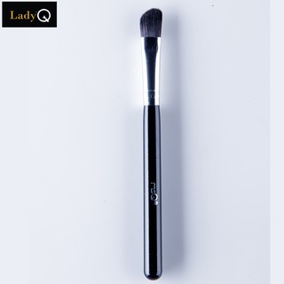 Lady Q Angle eye shadow Brush แปรงแต่งหางตา–  สีดำ (LQ-013)