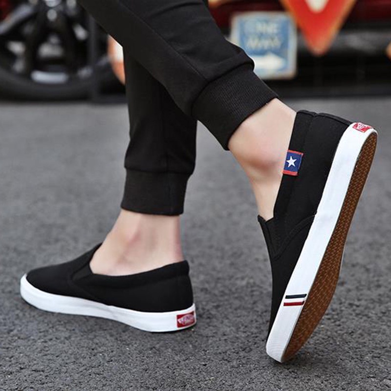 รองเท้าผ้าใบลำลองชาย พื้นเรียบ น้ำหนักเบา ใส่สบาย ไซส์ 39-44