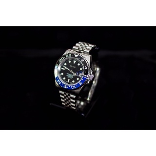 พร้อมส่ง : นาฬิกา Seiko Modify GMT Batgirl styles 41 mm. สาย Jubilee ⚫️🔵