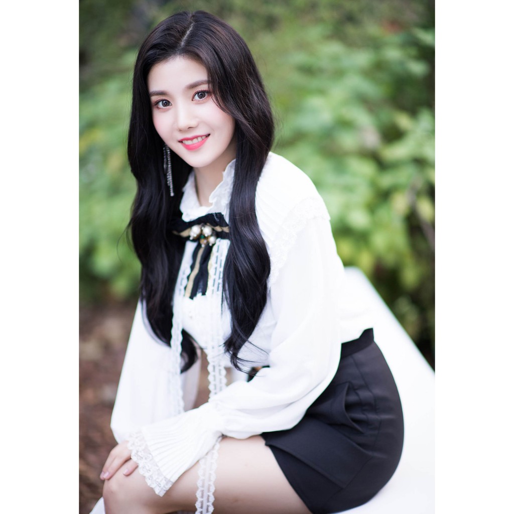 โปสเตอร์ Kwon EunBi ควอน อึนบี IZ*ONE Izone ไอซ์วัน Poster Korean Girl Group เกิร์ล กรุ๊ป เกาหลี K-p